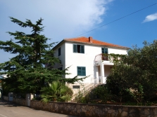 Apartmány U cedrového stromu