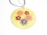 Perleťový náhrdelník s květinami žlutý