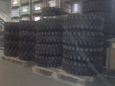 RUSKE PNEU 10/75-15,3 F-201