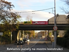 Reklama na mostní konstrukci