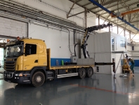 doprava a práce hydraulickým jeřábem , hydraulickou rukou