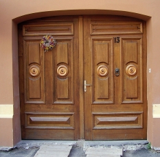 Dřevěné dveře