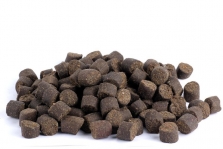 Vnadící pelety black halibut krev
