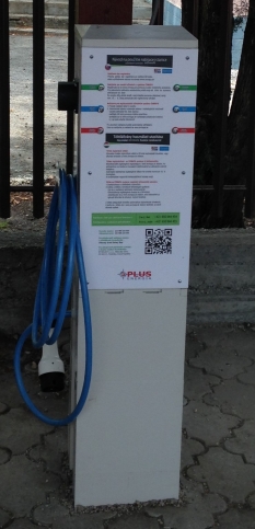 Nabíjacia stanice 2x 22 kW, v prevedení plast