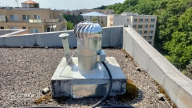 Instalace ventilačních turbín na bytové a panelové domy