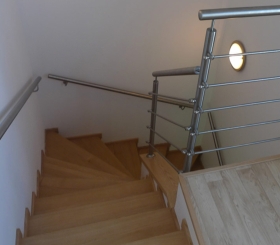 Dřevěné schodiště