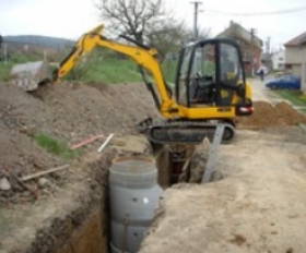 Komplexní zemní práce a údržba pozemků