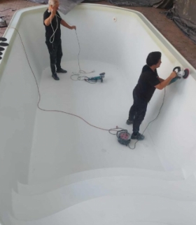 Opravy a renovace laminátových a betonových bazénů