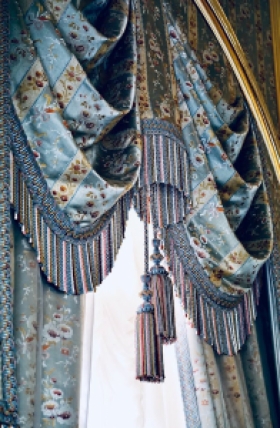 Restaurování historického textilu