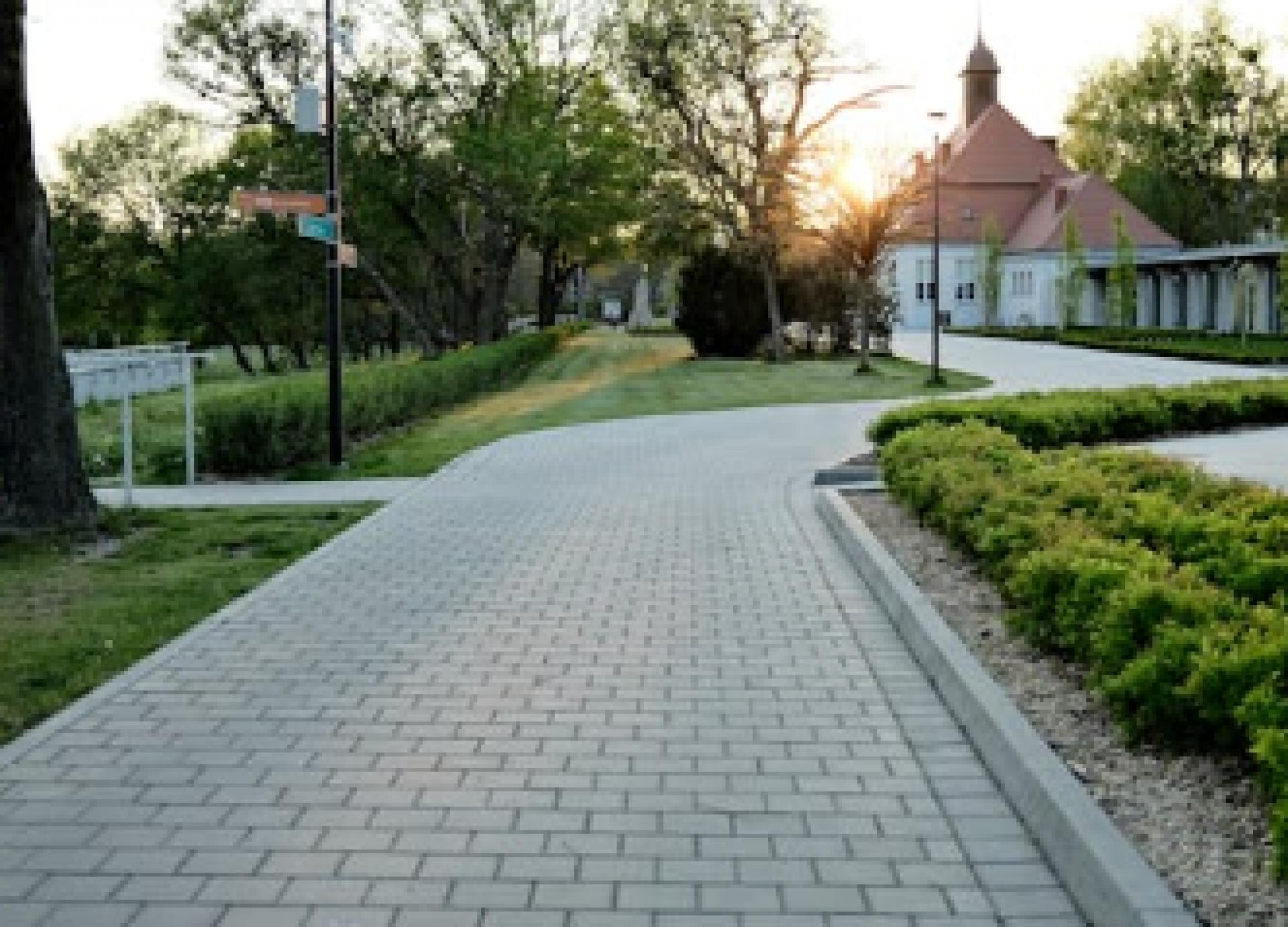 Pokládka zámkové dlažby