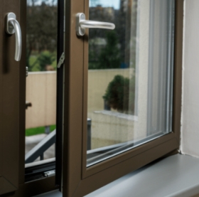 Zateplení fasád, okna, dveře