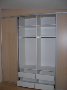 Vnitřní vybavení skříní -  zásuvkové systémy