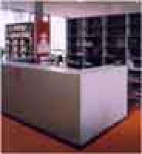 Knihovnický nábytek - výpujční pulty