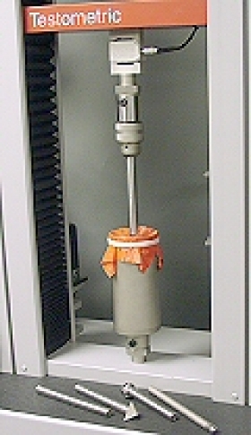 Zkušební stroj M350-5 CT