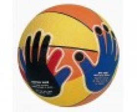 Basketbalový míč s designem rukou