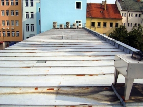 Opravy a nástřiky plechových střech