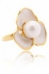 Malý květinový prsten s perlou - bílý  