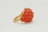 Zlatý prsten s korálovými perličkami  