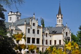 LÁZNĚ HOTEL VRÁŽ s.r.o. 