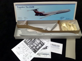 Tupolev TU-154M - model v měřítku 1:72