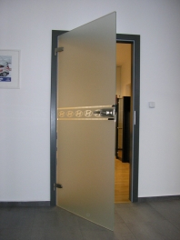 Celoskleněné dveře