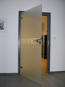 Celoskleněné dveře