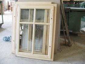 Okno dřevěné pro roubené chalupy