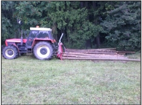 Přibližování dřeva traktorem